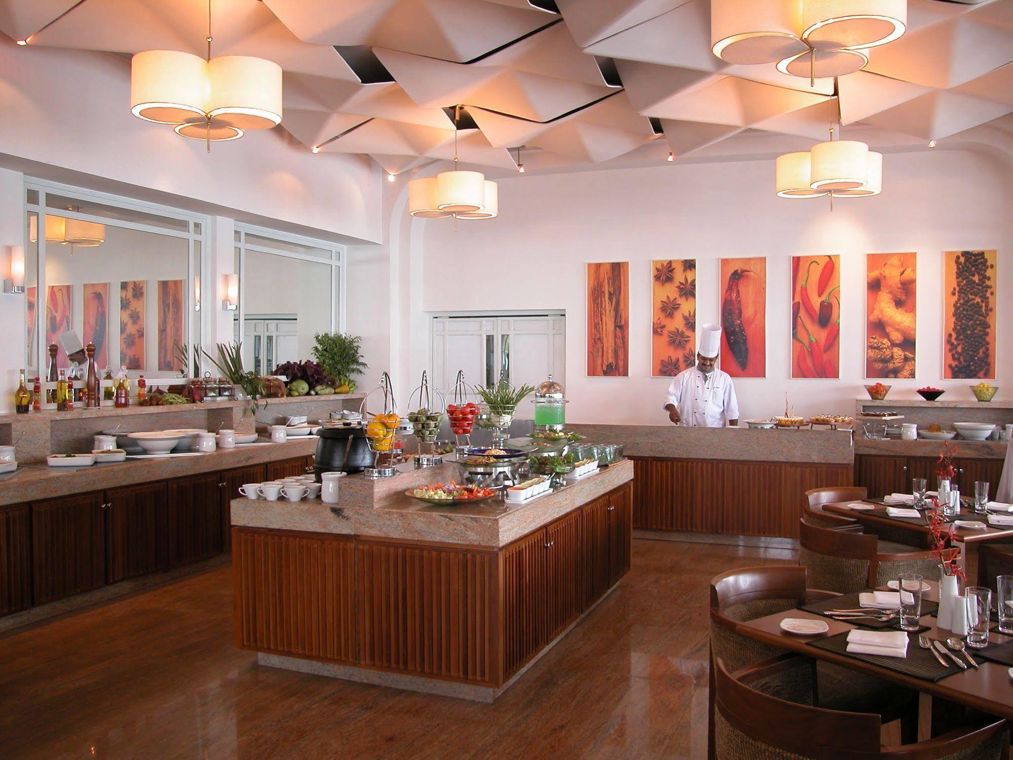 Taj Malabar Resort & Spa, Cochin. Коччи Экстерьер фото